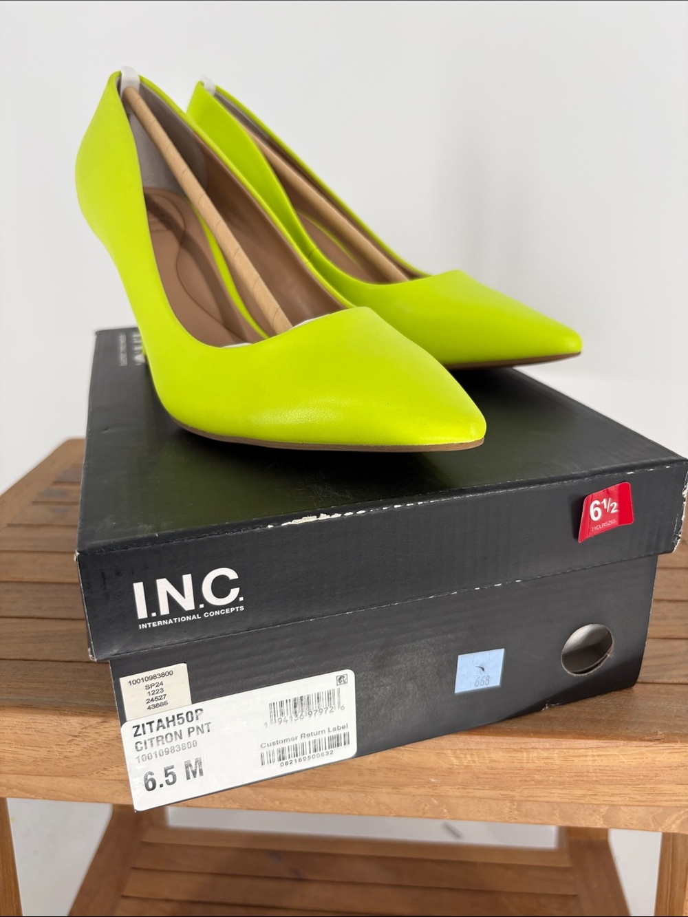 New women’s INC International Concepts Neon Yellow Pointed size 6.5 M - Picture 6 of 6